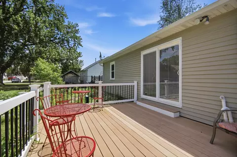 Exterior - 603 13th Ave SE, Austin, MN 55912 photo 7 of 11