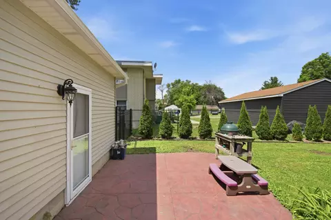 Exterior - 603 13th Ave SE, Austin, MN 55912 photo 9 of 11