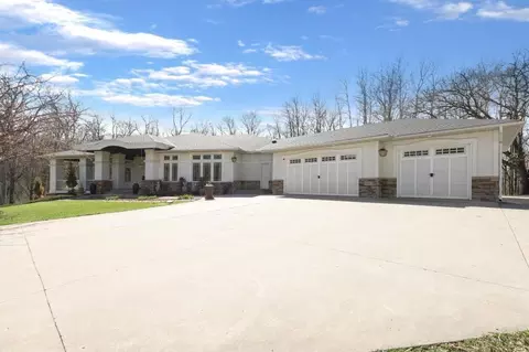 9401 Elm Ct, Prior Lake, MN 55372