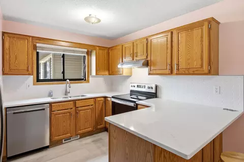 5305 Orleans Ln N #6, Plymouth, MN 55442