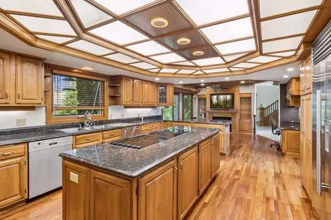 Kitchen - 4100 Enchanted Ln, Mound, MN 55364 photo 3 of 6