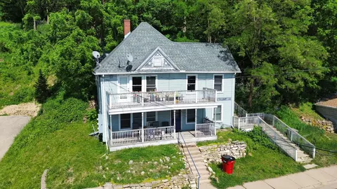 108 S Hill St, Fountain City, WI 54629