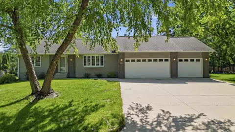209 1st Ave SW, Geneva, MN 56035