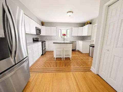 Kitchen - 40 Spring St, Kenyon, MN 55946 photo 1 of 2