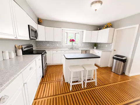 Kitchen - 40 Spring St, Kenyon, MN 55946 photo 2 of 2
