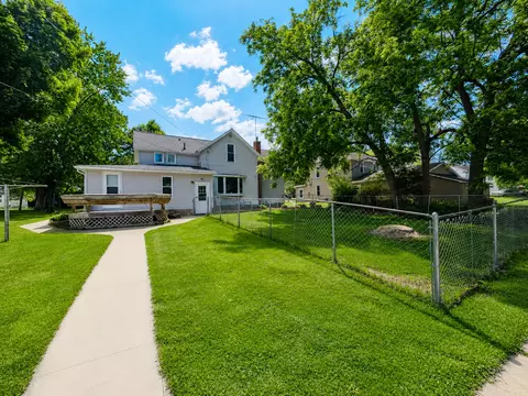 Exterior - 40 Spring St, Kenyon, MN 55946 photo 4 of 7