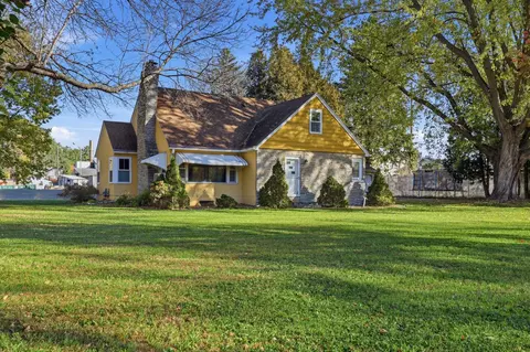 230 Mcleod Ave W, Winsted, MN 55395