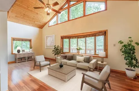 15771 Sherwood Trl, Zumbrota, MN 55992
