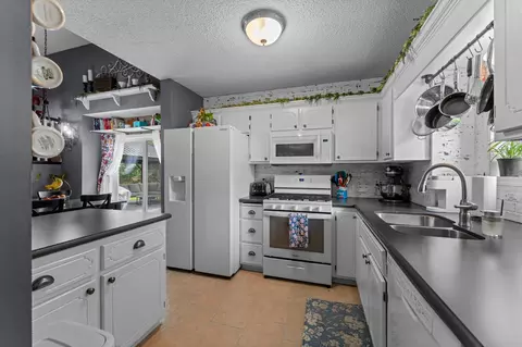 Kitchen - 1020 Southview Ave, Braham, MN 55006 photo 1 of 6