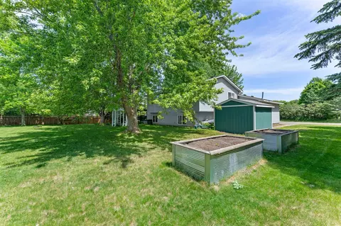 Exterior - 1020 Southview Ave, Braham, MN 55006 photo 17 of 18
