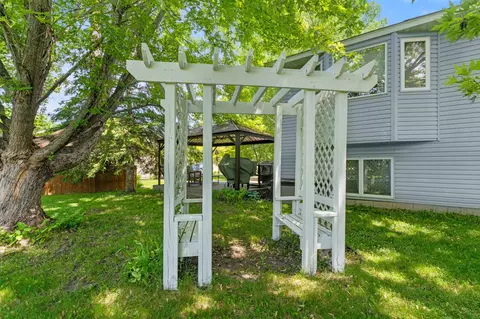 Exterior - 1020 Southview Ave, Braham, MN 55006 photo 13 of 18
