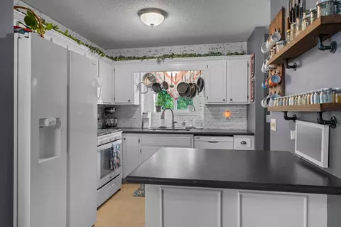 Kitchen - 1020 Southview Ave, Braham, MN 55006 photo 6 of 6