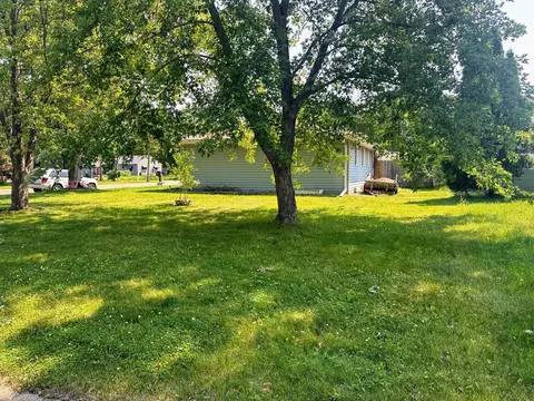 Exterior - 1306 11th St SE, Saint Cloud, MN 56304 photo 5 of 6