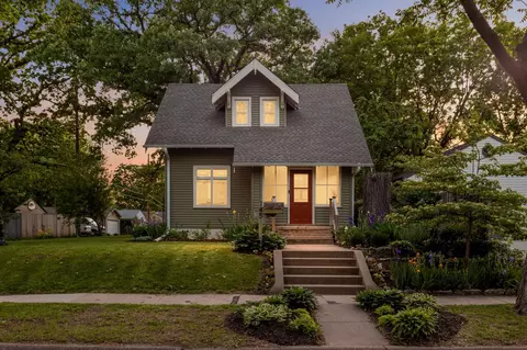 745 Aldine St, Saint Paul, MN 55104