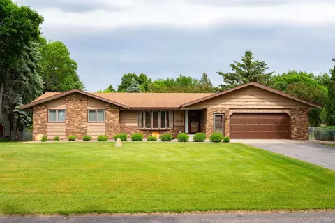 1448 Wildwood Rd, Saint Cloud, MN 56303