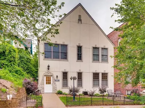 2412 Harriet Ave #101, Minneapolis, MN 55405