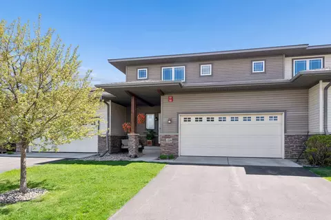 1238 Vernon Dr, Carver, MN 55315