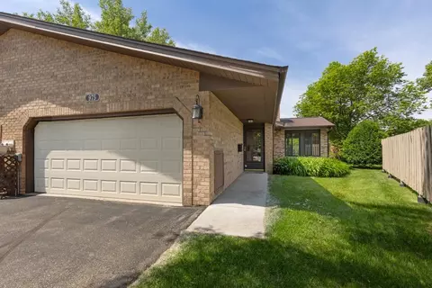 975 Yuma Ln N, Plymouth, MN 55447