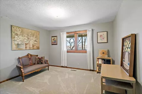 Bedroom - 7481 Long Lake Rd, Willmar, MN 56201 photo 7 of 8