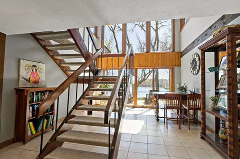 Entry Way - 7481 Long Lake Rd, Willmar, MN 56201 photo 7 of 10