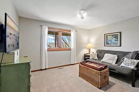 Bedroom - 7481 Long Lake Rd, Willmar, MN 56201 photo 6 of 8