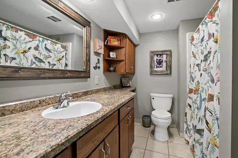 Bath - 7481 Long Lake Rd, Willmar, MN 56201 photo 4 of 4