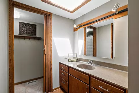 Bath - 7481 Long Lake Rd, Willmar, MN 56201 photo 1 of 4