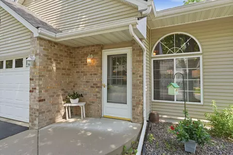 6079 Courtly Alcove #B, Woodbury, MN 55125
