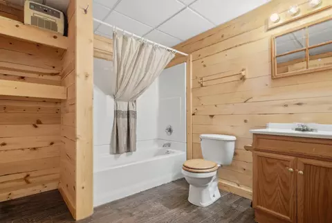 Bath - 7794 Gilbert Ln, Brainerd, MN 56401 photo 3 of 3