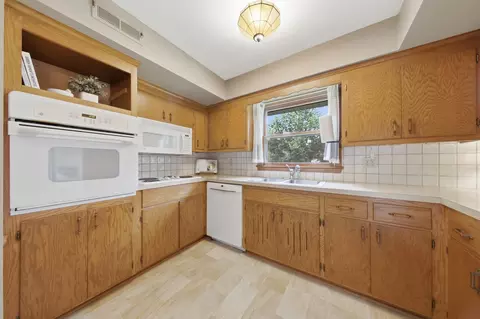 Kitchen - 9532 Penn Cir, Bloomington, MN 55431 photo 2 of 2