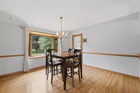 Dining - 9532 Penn Cir, Bloomington, MN 55431 photo 2 of 3