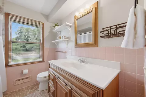 Bath - 9532 Penn Cir, Bloomington, MN 55431 photo 1 of 2