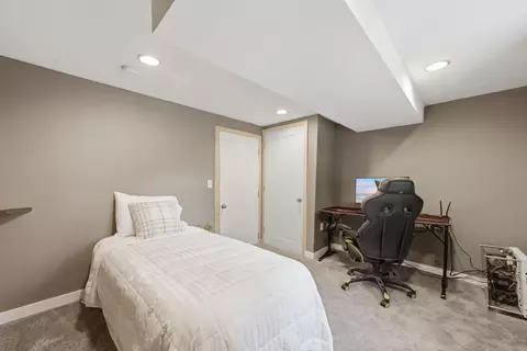 Bedroom - 9532 Penn Cir, Bloomington, MN 55431 photo 7 of 7