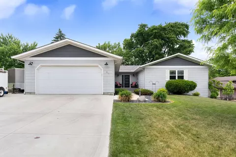 211 Sunrise Dr, Medford, MN 55049