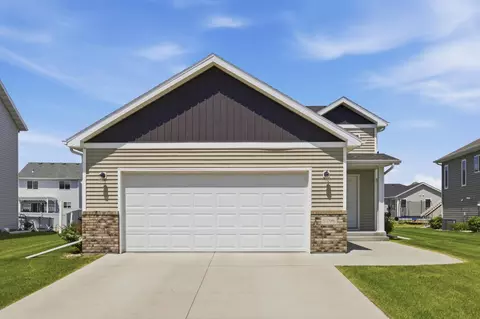 5796 Deb Dr W, West Fargo, ND 58078