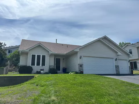 7910 Blackstone Ave, Inver Grove Heights, MN 55076