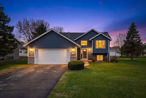 19941 Calgary Trl, Farmington, MN 55024