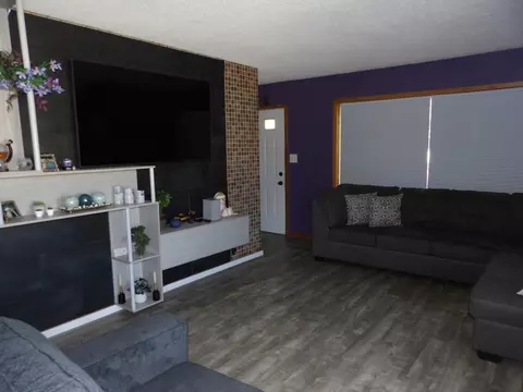 Living - 1920 2nd Ave SE, Austin, MN 55912 photo 2 of 2