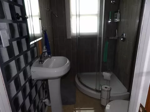 Bath - 1920 2nd Ave SE, Austin, MN 55912 photo 2 of 2