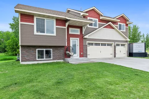 Exterior - 840 Highview Loop SE, Pine City, MN 55063 photo 3 of 9