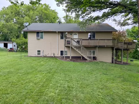 21093 370th St, Erhard, MN 56534