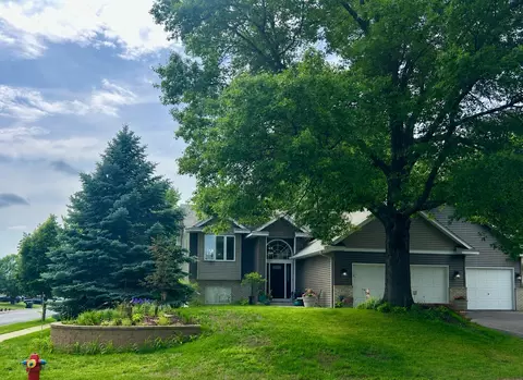 3729 Tower Pond Dr, Anoka, MN 55303