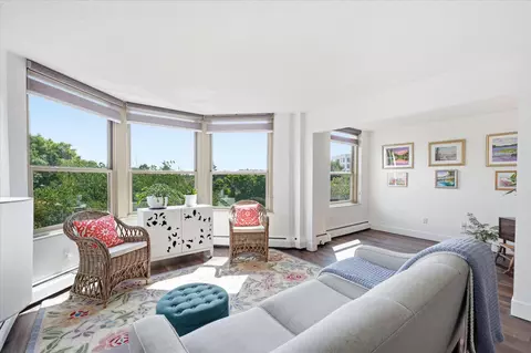 1425 W 28th St #322, Minneapolis, MN 55408