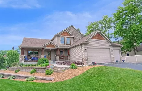 600 Topaz Ln, Hudson, WI 54016