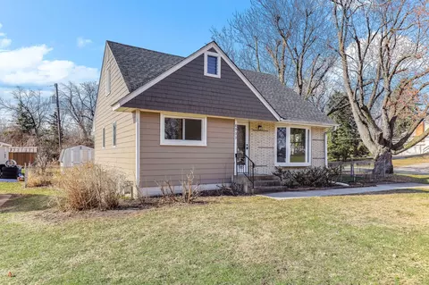 8933 Wally Dr, Golden Valley, MN 55427