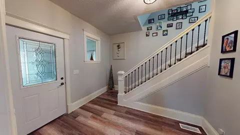 Entry Way - 615 18th St SW, Willmar, MN 56201 photo 2 of 2