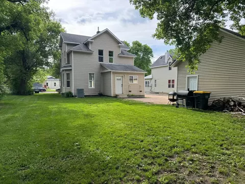 Exterior - 615 18th St SW, Willmar, MN 56201 photo 2 of 8