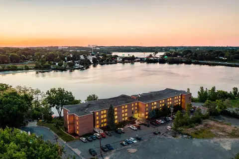 329 Geneva Ave N #204, Oakdale, MN 55128