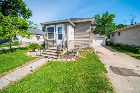 513 8th Ave SE, Waseca, MN 56093