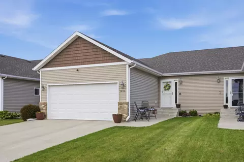 1426 Goldenwood Dr, West Fargo, ND 58078